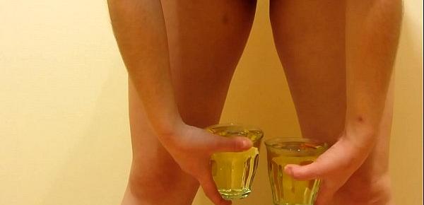  A divine drink for lovers of the golden shower. The best homemade fetish compilation where a lot of urine pours!